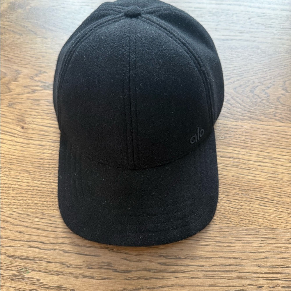 Alo Yoga Black Baseball Cap | Minimal Logo | Adjustable Athletic Hat